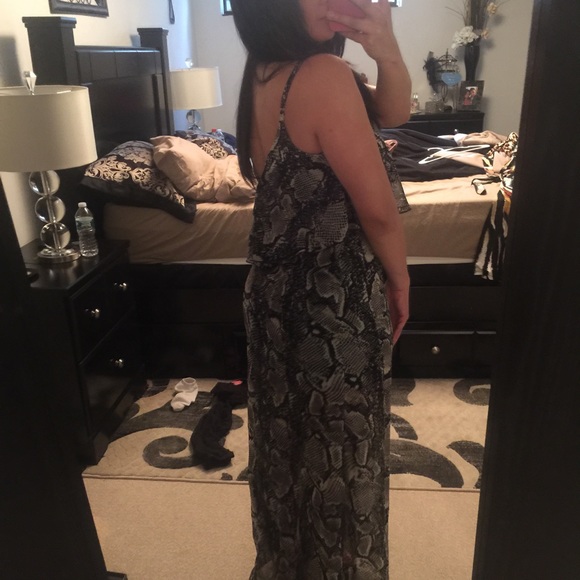 ️BRAND NEW! Snake design tight maxi w/ flowy top - Picture 4 of 4