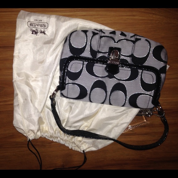 COACH BLACK LOGO PURSE