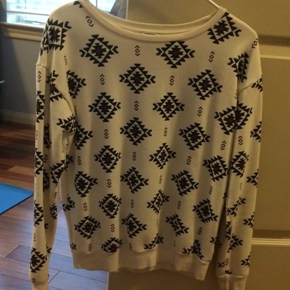 tribal print crew neck