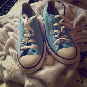 Spunky pair of blue converse!