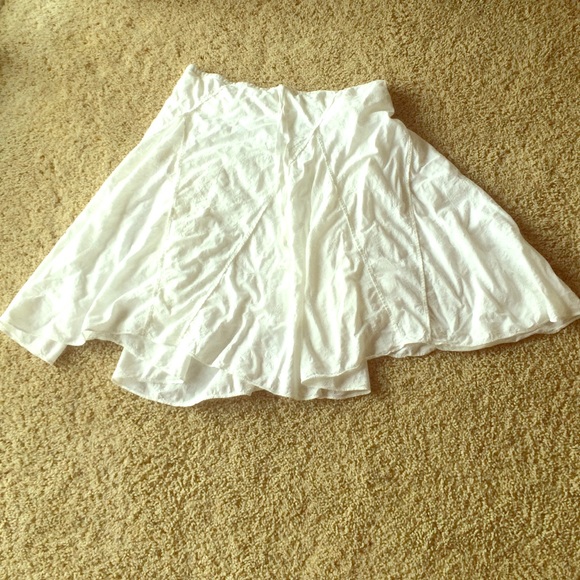 Embroidered white skirt