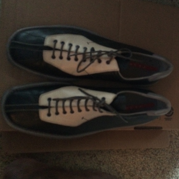 Prada Shoes (VINTAGE EARLY 2000s) - Picture 4 of 12