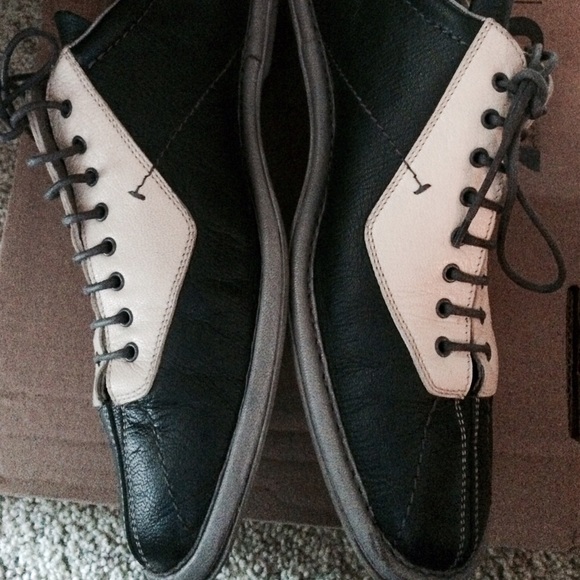 Prada Shoes (VINTAGE EARLY 2000s) - Picture 2 of 12