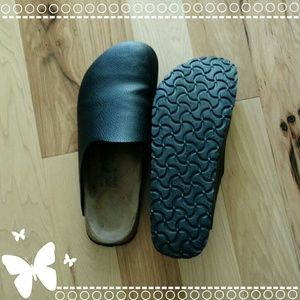 Black Birkenstock's