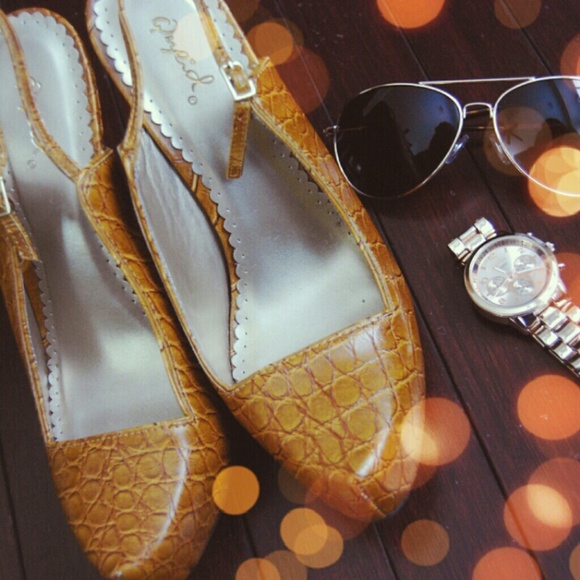 Cognac Quipid Heels with Alligator print