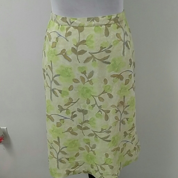 Green floral knee length skirt - Picture 1 of 1