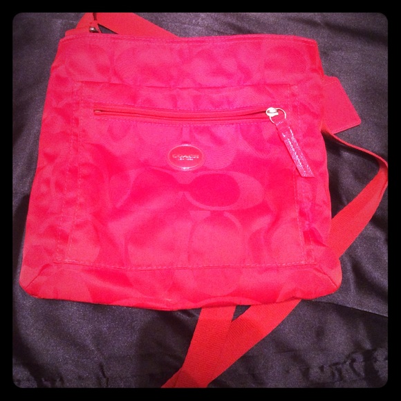 COACH SATCHEL (RED)