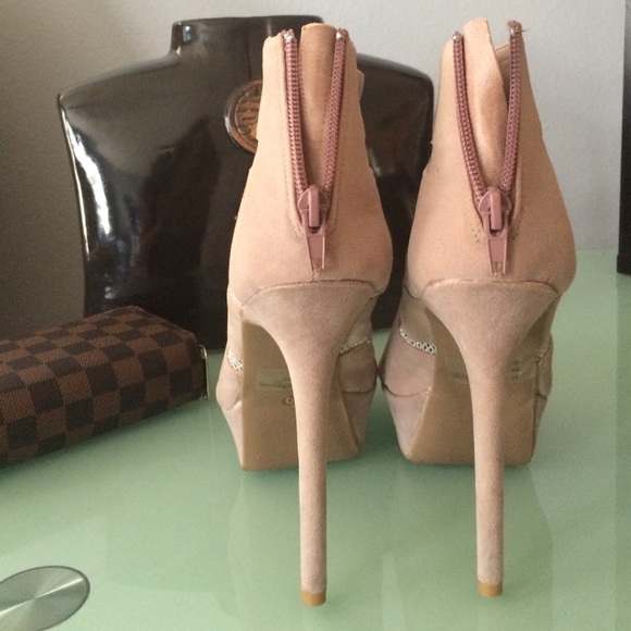 Charlotte Russe booties - Picture 2 of 2