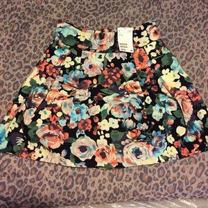 Brand New Flower H&M Skirt US size 4 EUR 34