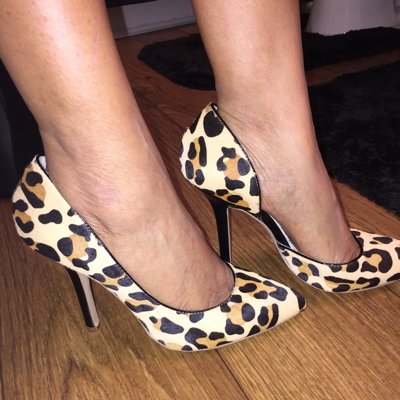 BCBG Paris Jaze Leopard Pump