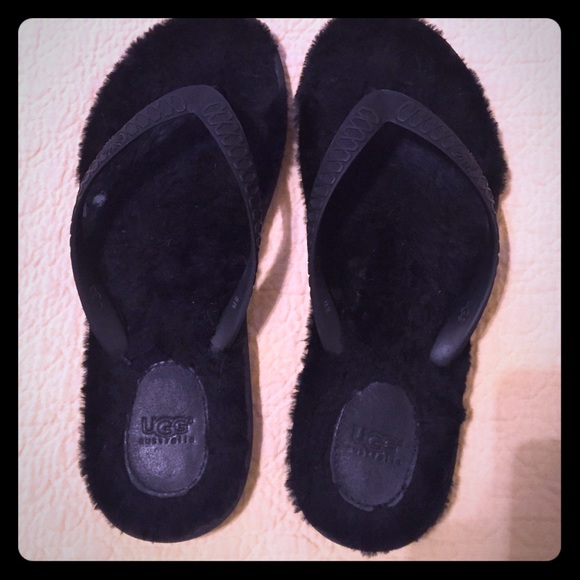 Fuzzy Ugg Black Flip-Flop size 8