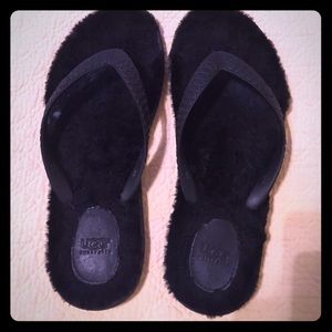 Fuzzy Ugg Black Flip-Flop size 8