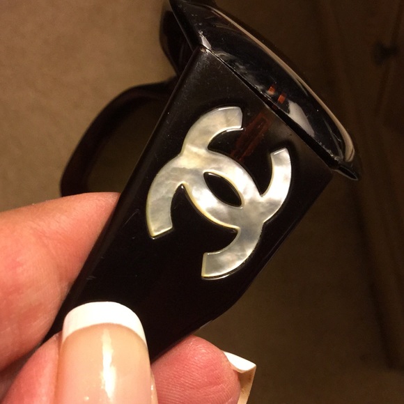 Chanel sunglasses with mother of pearl main image 3