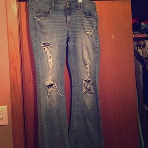 American eagle ripped jeans, Artist style