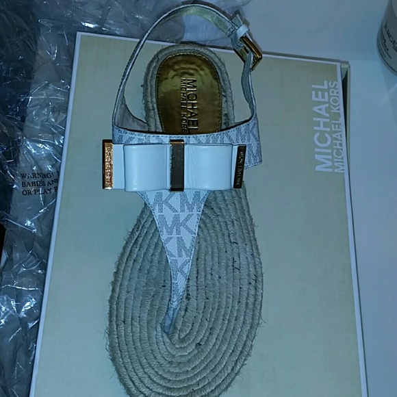 Mk signature pvc with box( my loss your gain..) - Picture 1 of 4