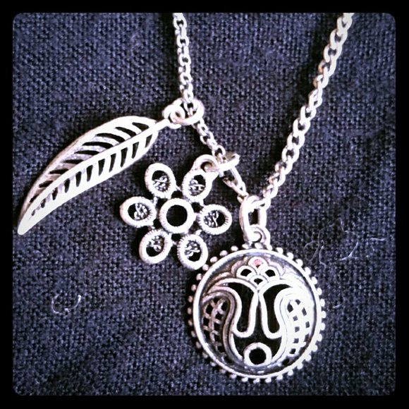 3 charm necklace - Picture 1 of 2