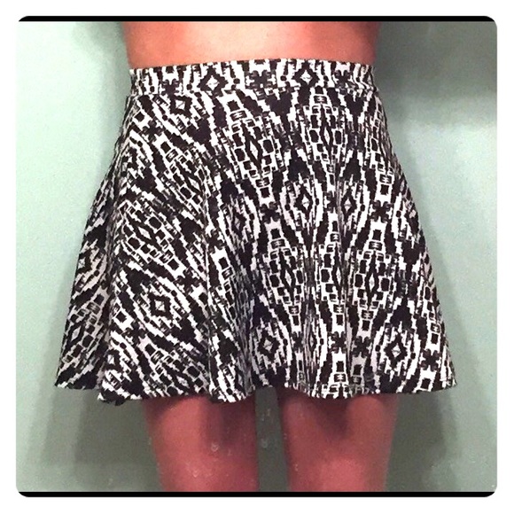 Super cute pleated mini skirt