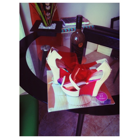 Futuristic summer wedges - Picture 1 of 2