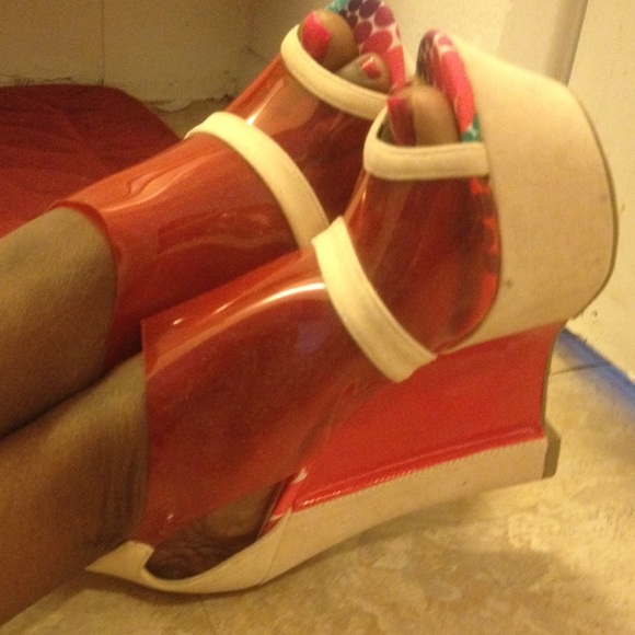Futuristic summer wedges - Picture 2 of 2