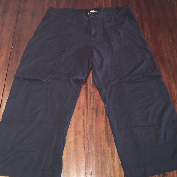 Black crop pants