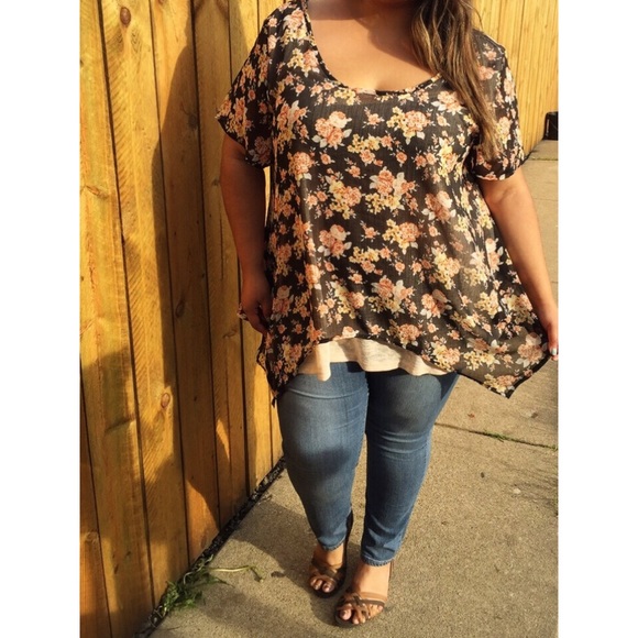 Tops - 🆕 Layered Slouchy Floral Top