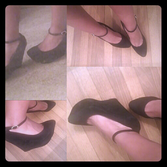 Sam Edelman black wedge ankle strap heels