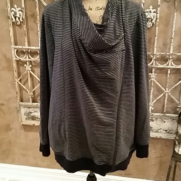 FINAL $$  Unique zip up sweatshirt XL