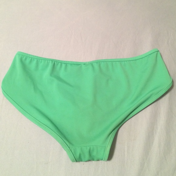 VS Ruffled halter and boy-short bikini bottom - Picture 2 of 3