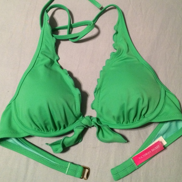 VS Ruffled halter and boy-short bikini bottom - Picture 3 of 3