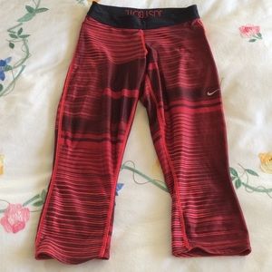 NIKE Dri-Fit Red Striped Capris Size Medium