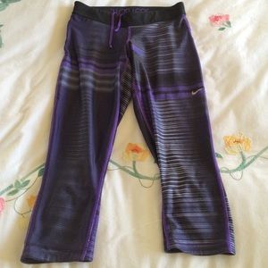 NIKE Dri-Fit Purple Striped Capris Size Medium