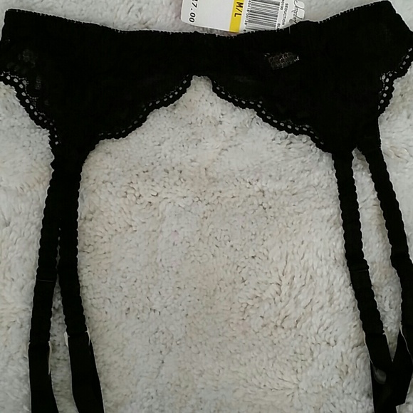 Black lace garter belt M/L