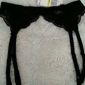 Black lace garter belt M/L