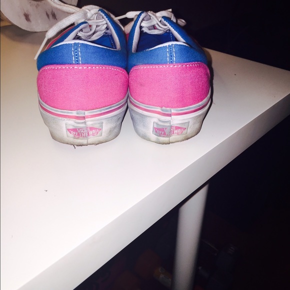 Vans - Picture 3 of 4