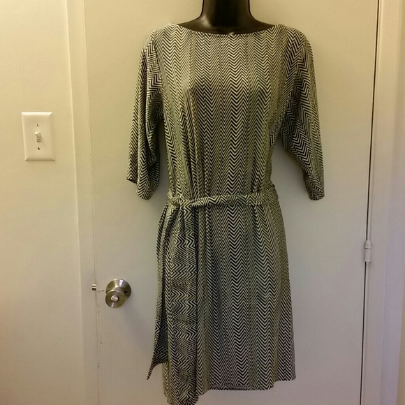 ❎❎SOLD❎❎LEOTA DRESS - Picture 3 of 4