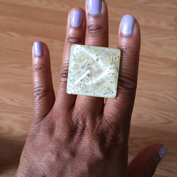 Pyramid shaped 💍
