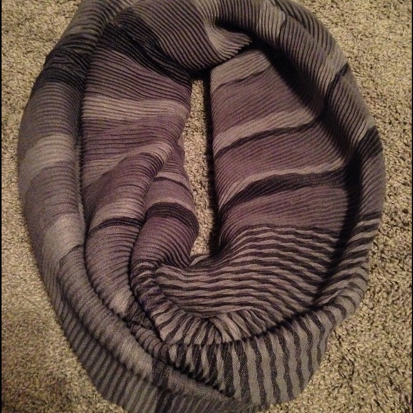 Infinity scarf