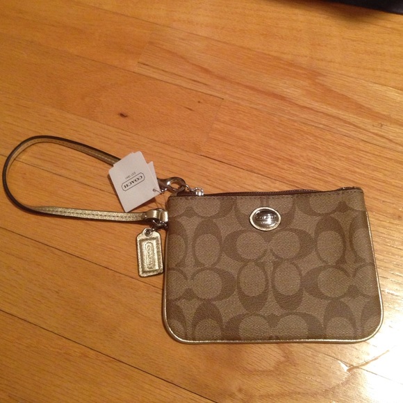 Coach Peyton Signature Small Wristlet