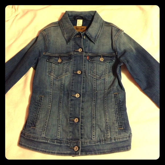 Levi medium washed jean jacket