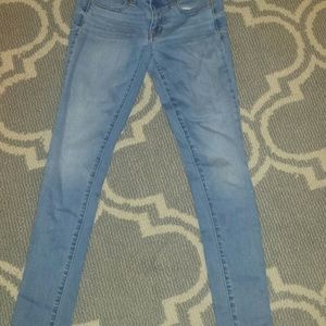 Light wash skinny jeans