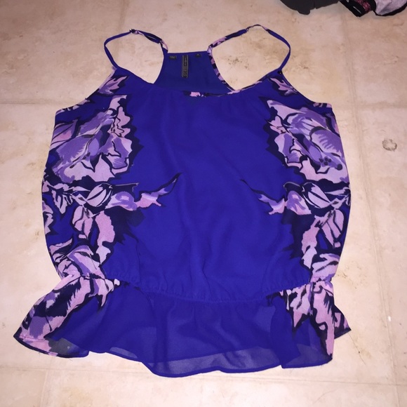 Guess floral top
