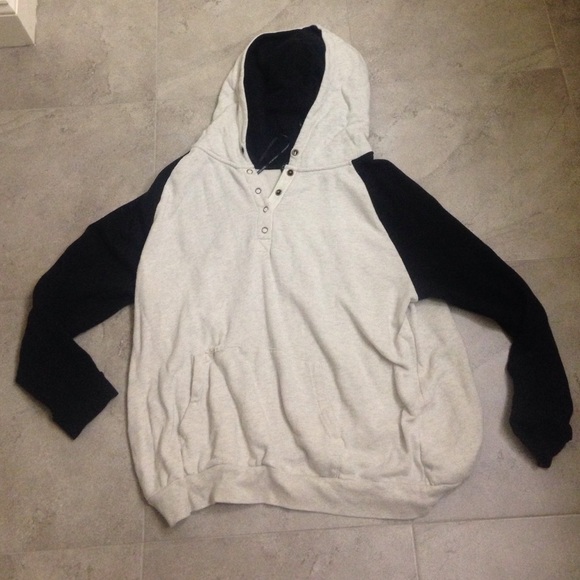 Forever 21 two tone sweatshirt