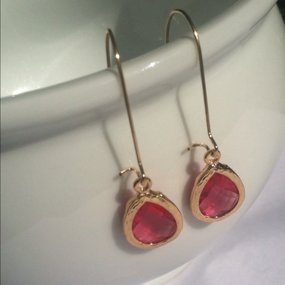 ✅Gold and pink Vintage Style Teardrop Earrings - Picture 1 of 3