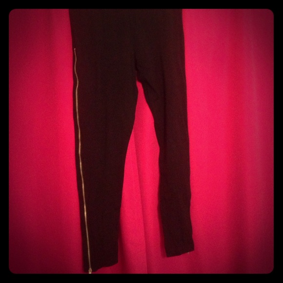 Black leggings