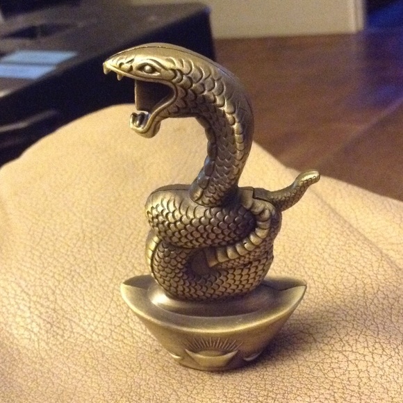 Cobra Lighter