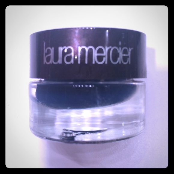 Laura Mercier liner