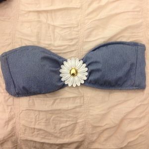 Victoria's Secret daisy bikini top + FREE GIFT!💝