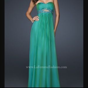 La Femme Green Formal/Prom Dress