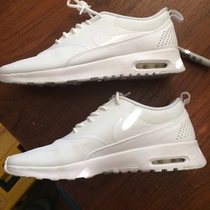White Nike Air Max Thea