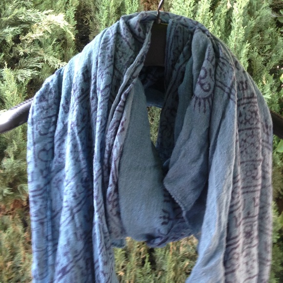 Scarf - Picture 2 of 2